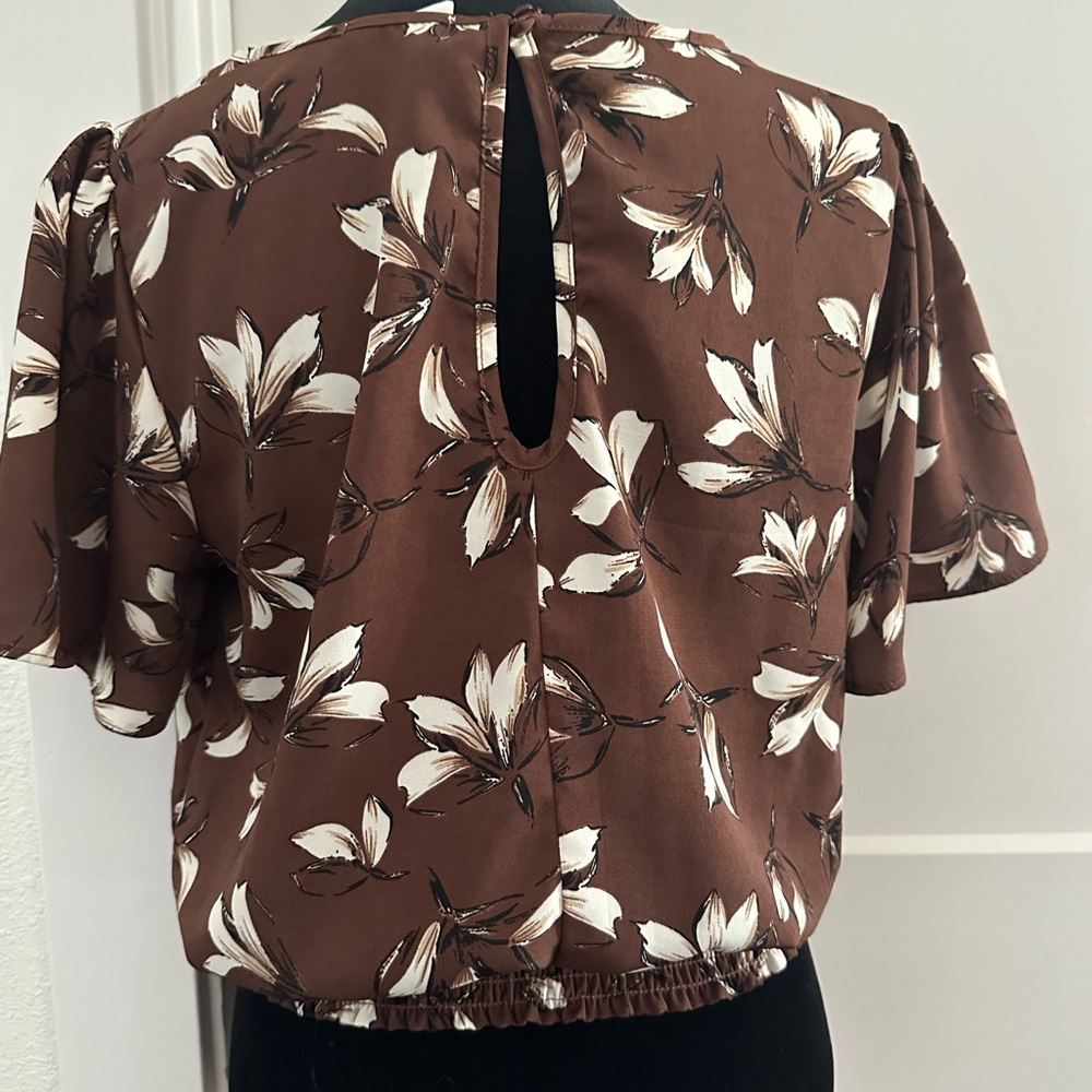 Perfect Fall blouse. - Picture 2 of 4